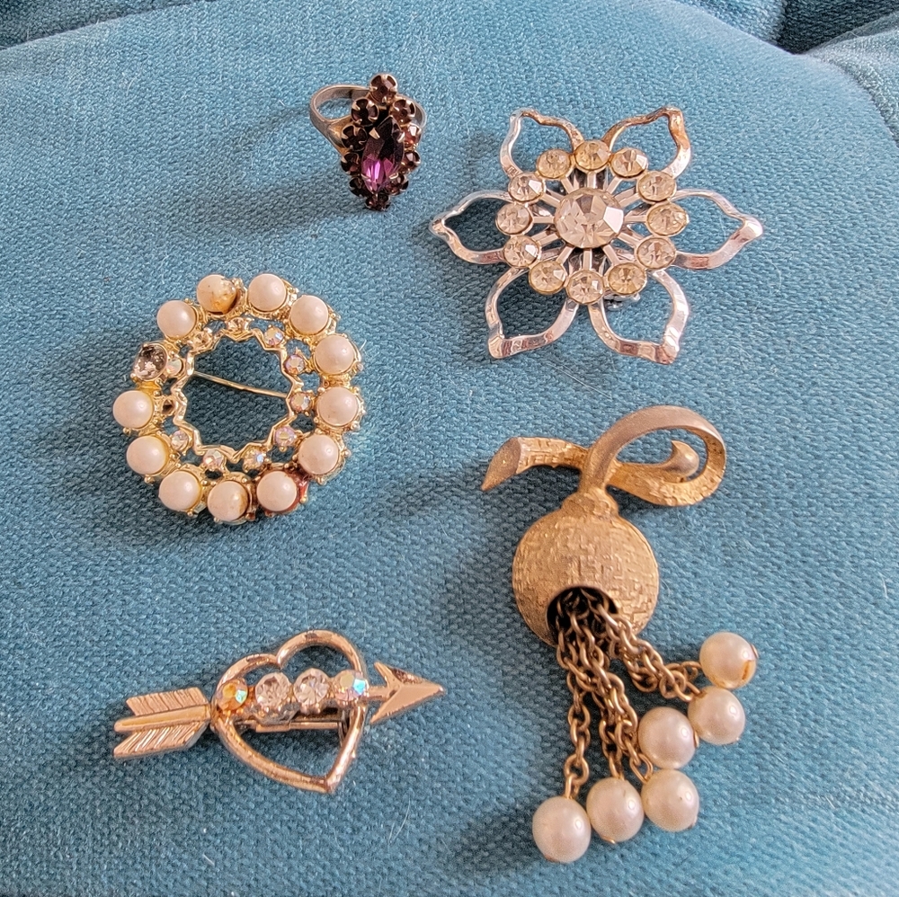 Vintage Antique brooches and ring